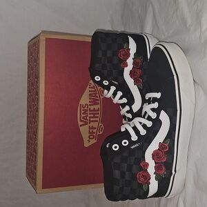 Vans Filmore High Top, Rose Embroidered Sneakers Women's 7.5 Used